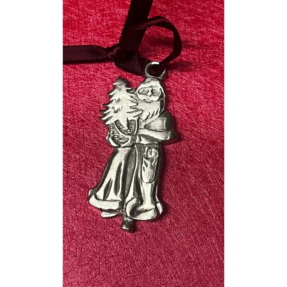 Longaberger Kriss‎ Kringle 1991 Vintage Christmas Ornament Metal Santa Claus